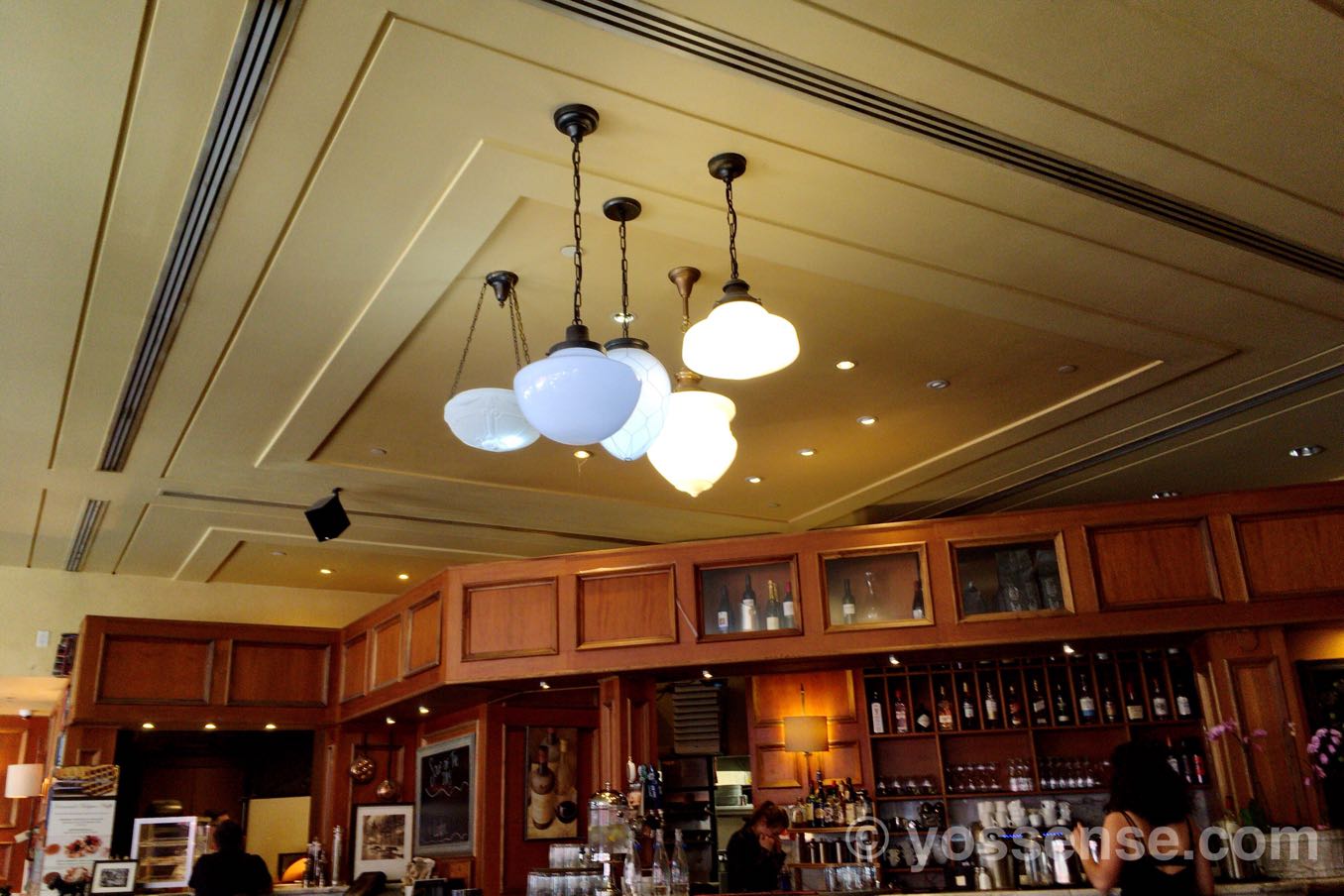 Bellaggio Cafeの照明