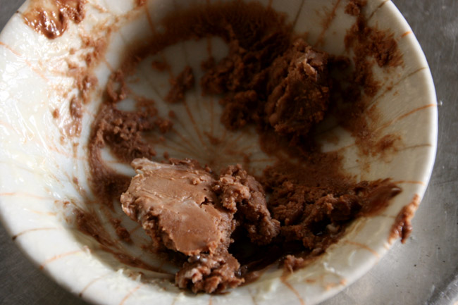 接着剤用のチョコは複数のチョコを混ぜると凝固する