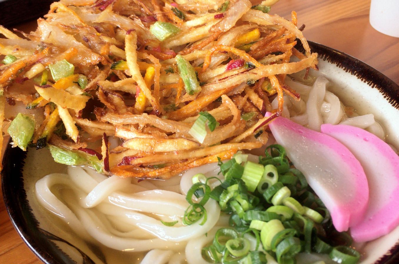 「あかみち」のかき揚げうどん