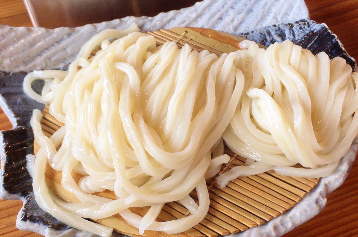 利き出汁うどんの麺