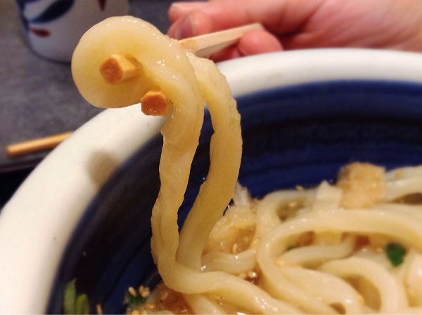 ねじれた麺