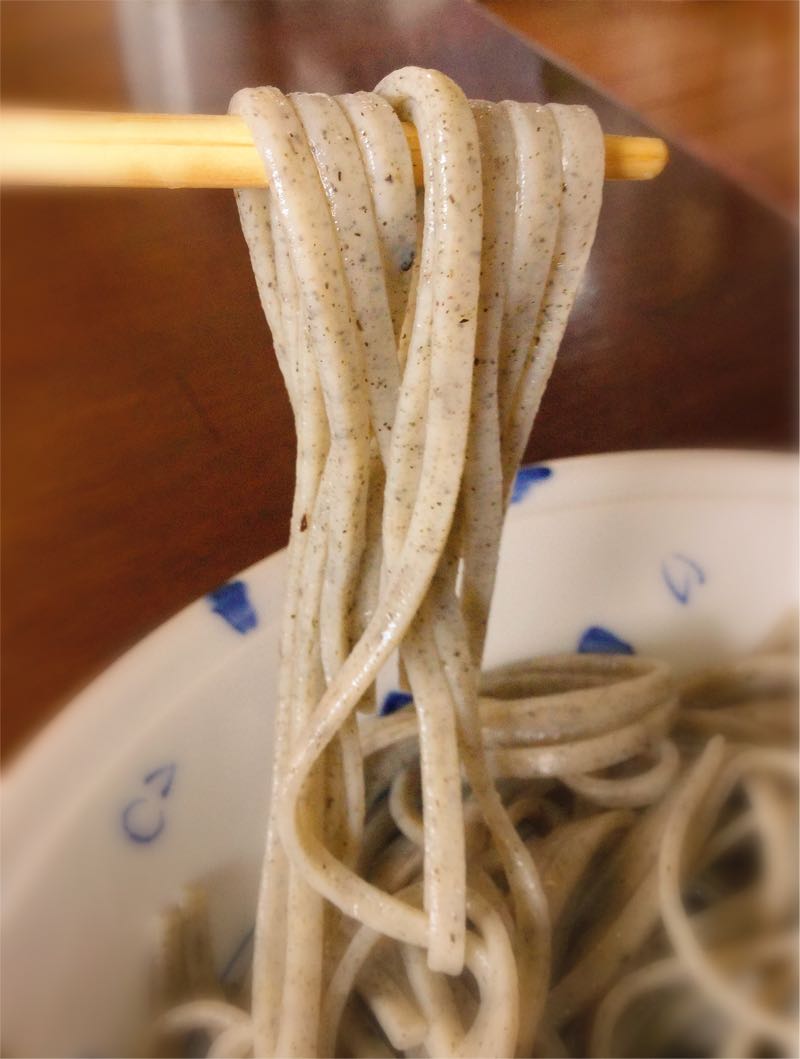 越後サラダうどんの麺